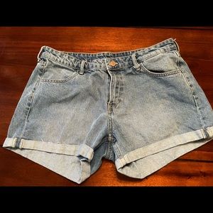 Women’s jean shorts with patches